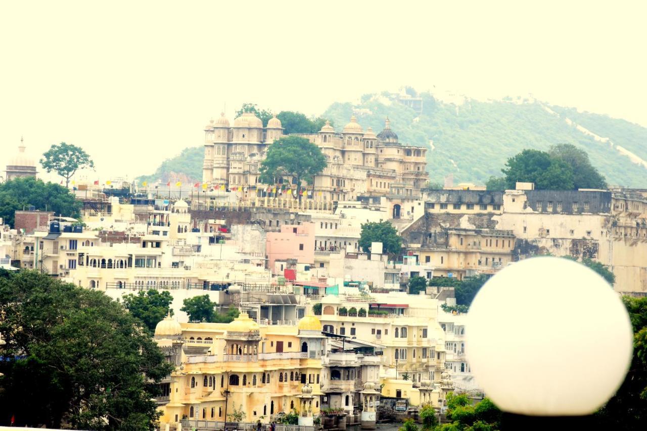 The New Lake Front Bed and Breakfast Udaipur Esterno foto