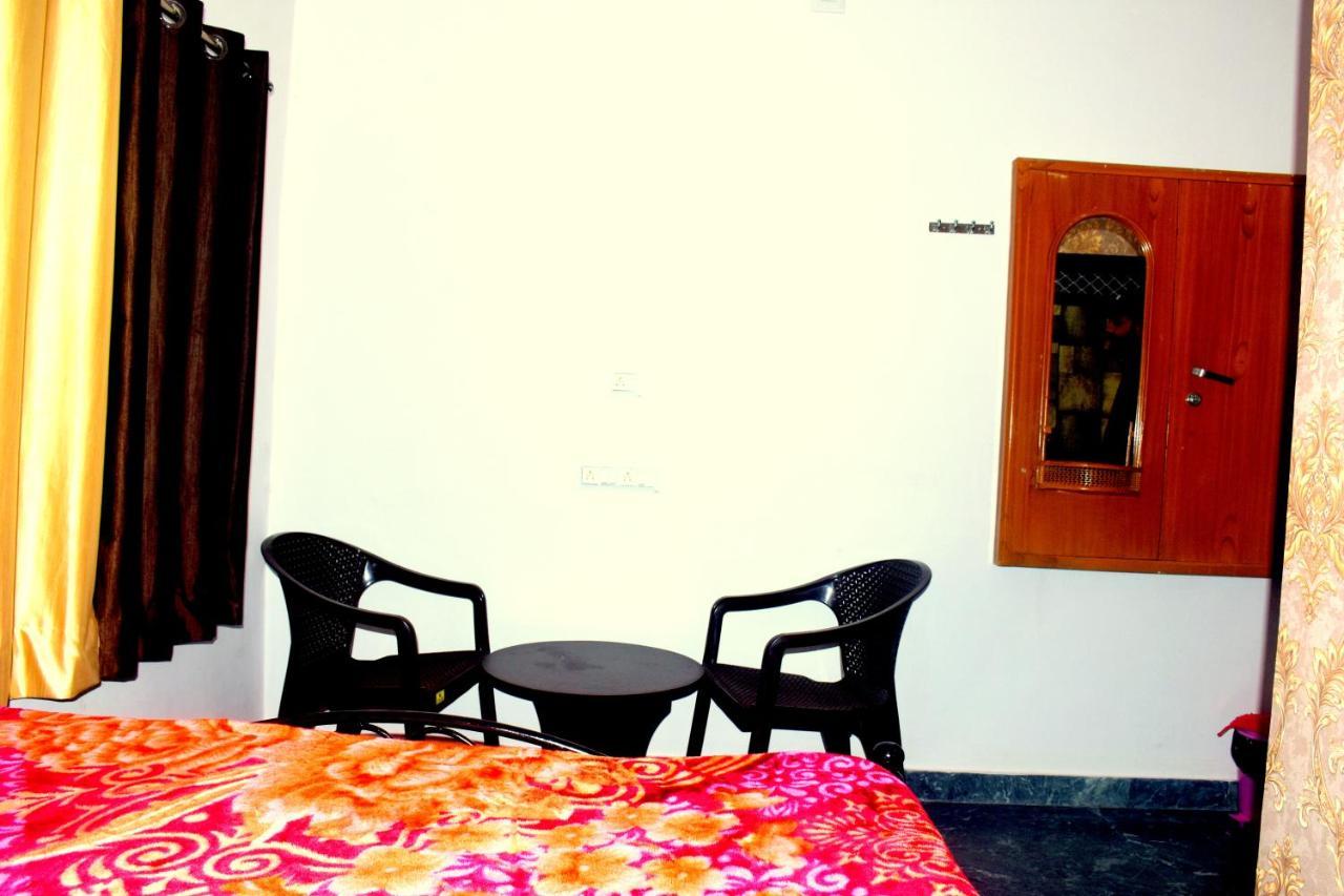 The New Lake Front Bed and Breakfast Udaipur Esterno foto