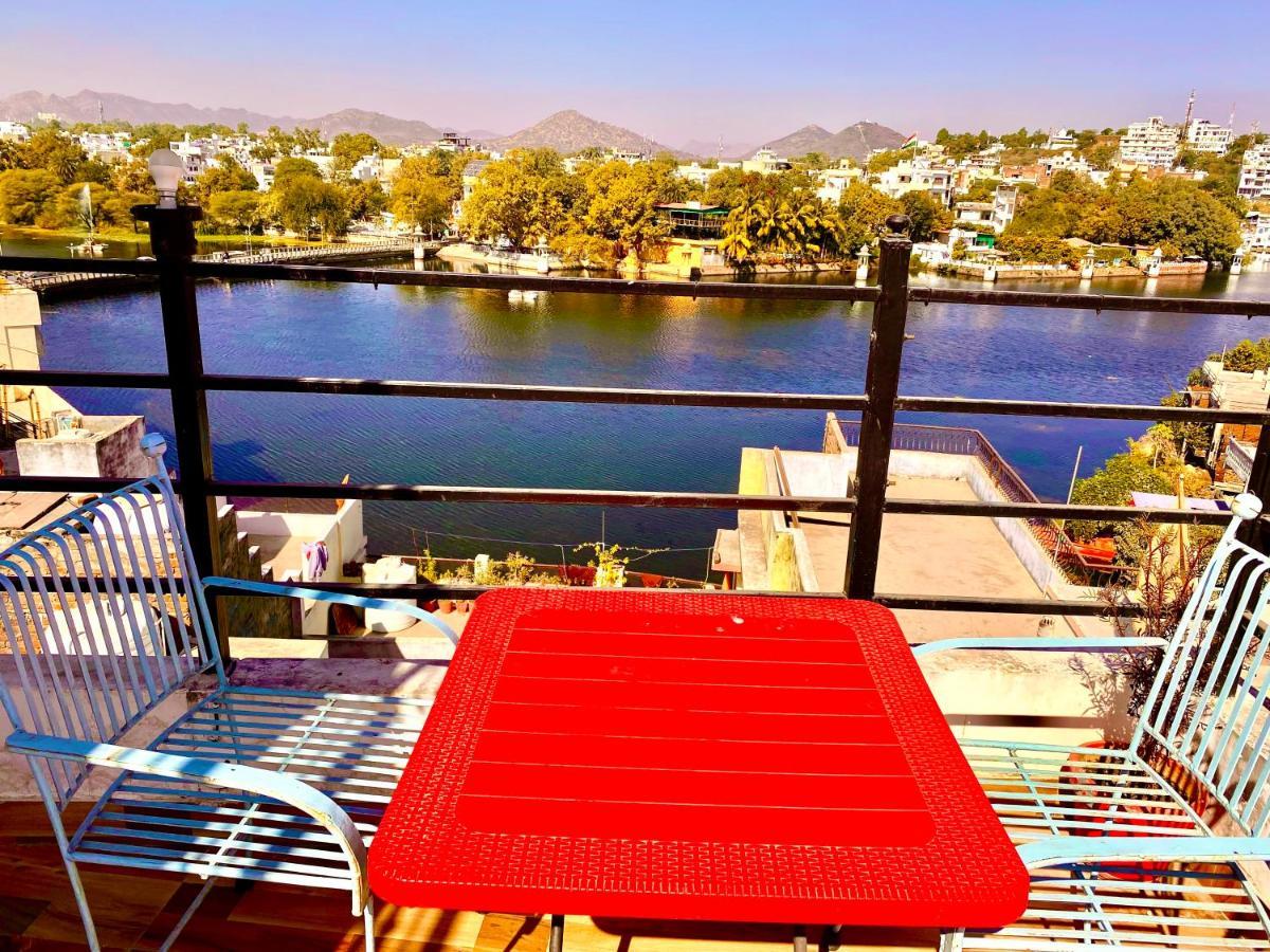 The New Lake Front Bed and Breakfast Udaipur Esterno foto
